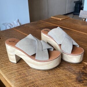 Free people Kora platform clogs.